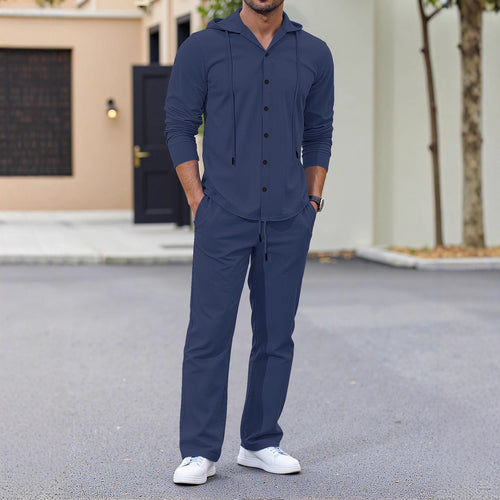 Abito a maniche lunghe da uomo dalla vestibilità rilassata con un design minimalista